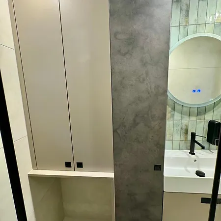 B32 Apartment