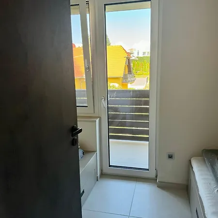 B32 Apartman *